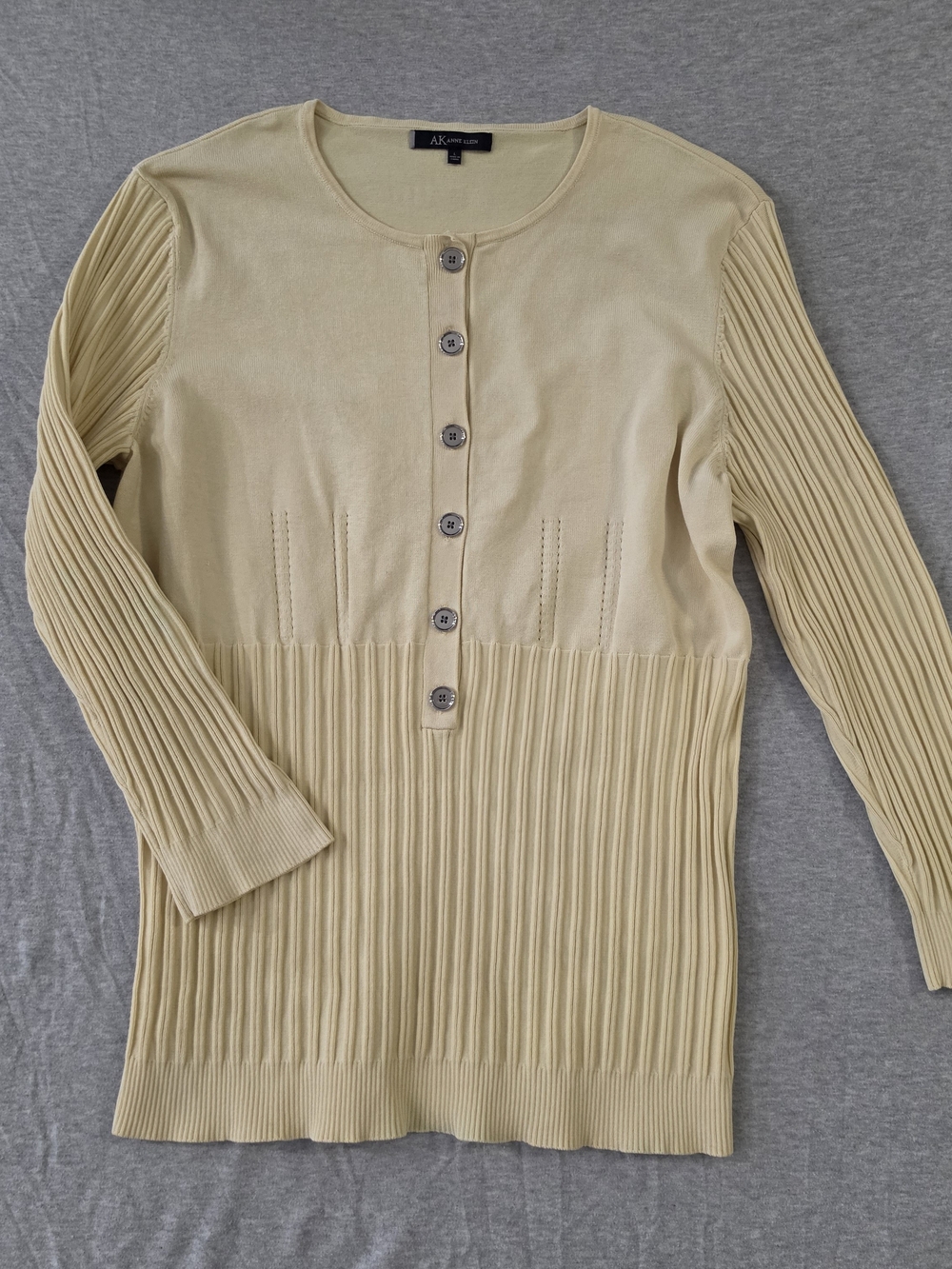 Anne Klein Pale Yeĺlow Ribbed Button-Front Women’s Sweater